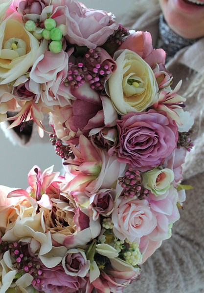 Kamilla, gęsty i delikatny wianek na drzwi, śr.38cm