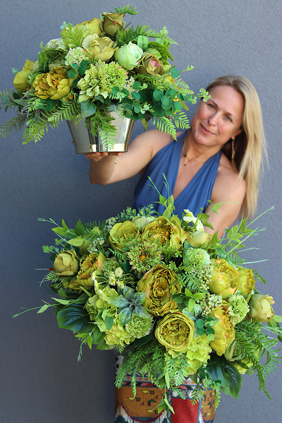 Janina Green&Gold, kompozycja z zielonych kwiatów, wym.42x55cm