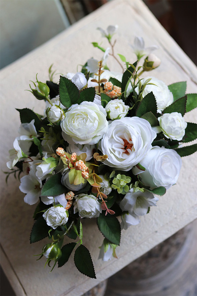 bogata kompozycja kwiatowa, Orena Infinity, wym.19x32cm 