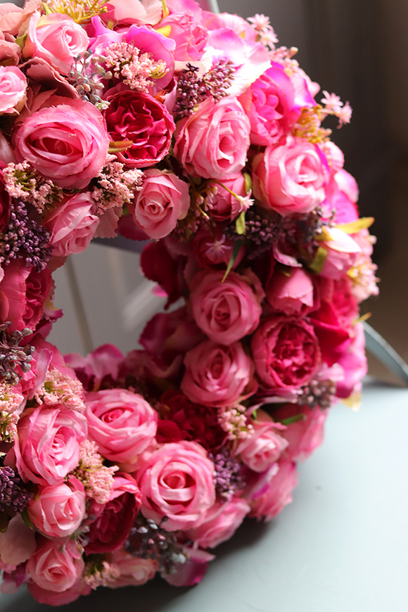 Bellisa, wianek na drzwi w kolorze intensywnego różu, śr.37cm