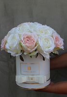 Roxy, ekskluzywny flowerbox, kompozycja kwiatowa, wys.28cm