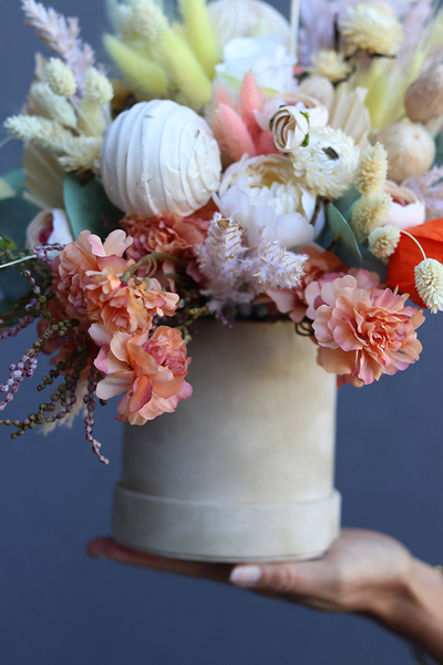 Ruggia, flowerbox welurowy z suszem, wys.32cm