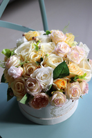 Feliosa, flowerbox z różami w radosnych kolorach, wys.25cm 