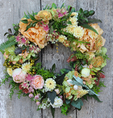 Łososiowo-zielony bajeczny wianek na drzwi, śr.40cm