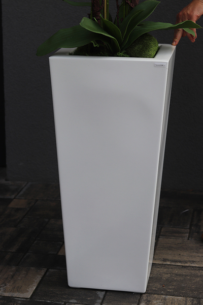 Camila Grande Fiberglass, duży biały storczyk w donicy, wys.152cm