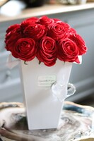 flowerbox z czerwonymi różami, Rosario Heart, wys.40cm 