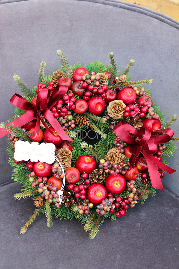 bordowy wianek / stroik dekoracyjny Tradycja Zimowa, śr.28cm   