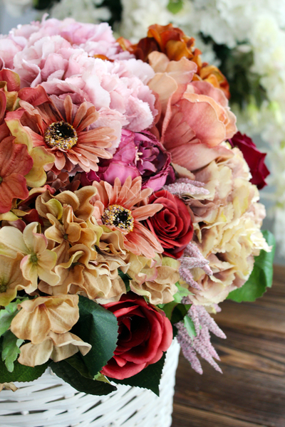 bogaty kosz z mieszanymi kwiatami Red Provance wys. 48cm 