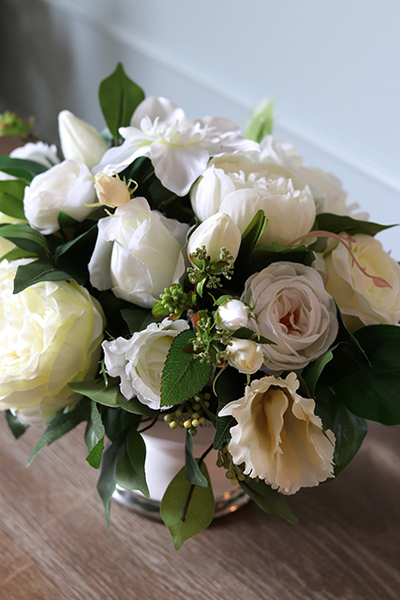 Legenda, kompozycja kwiatowa / bukiet, wym. 26x34x40cm