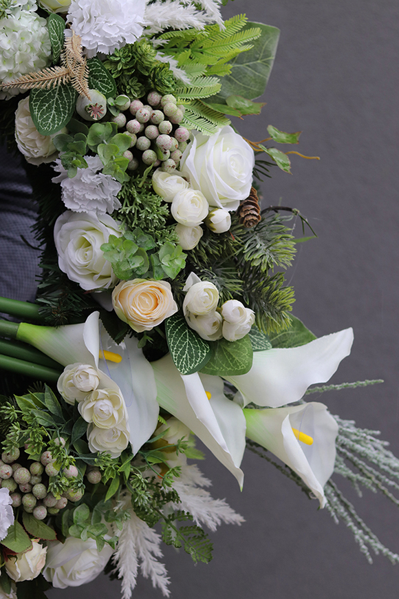 duży wieniec nagrobny z kallami, Memoriana, śr.68cm 