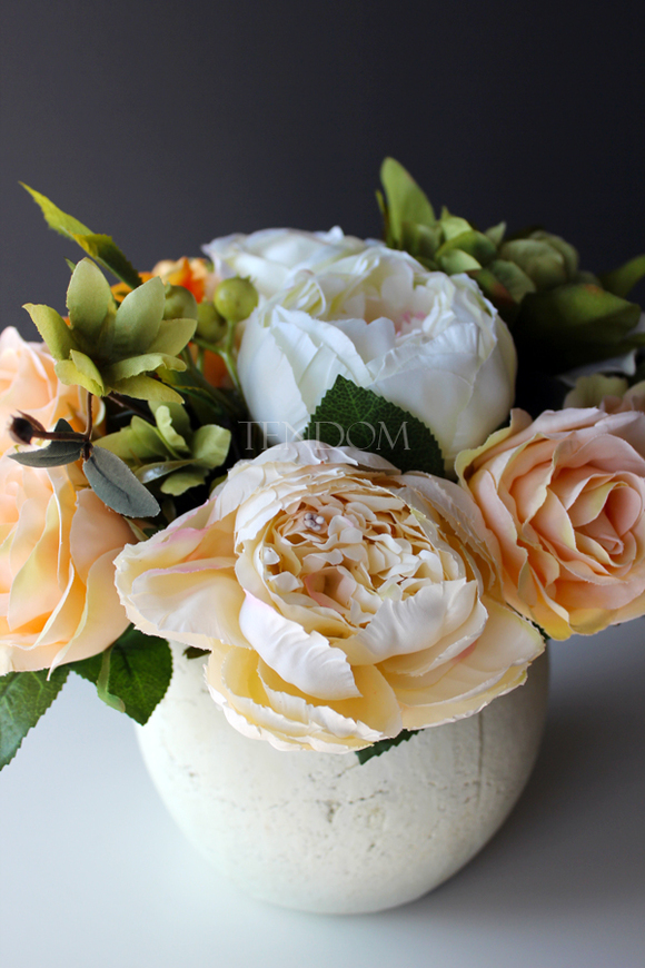 kompozycja kwiatowa / bukiet Elegancja wys.24cm, śr.30cm