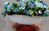 Blue Marine kompozycja kwiatowa w donicy łódce, dł.55cm