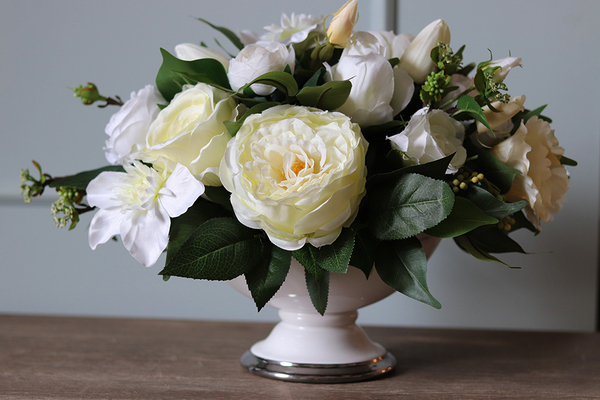 Legenda, kompozycja kwiatowa / bukiet, wym. 26x34x40cm