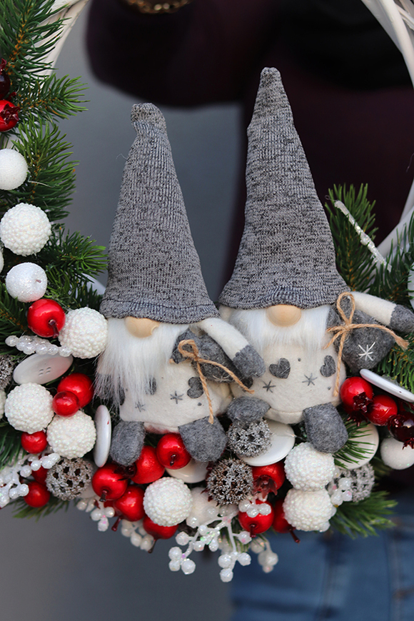 bardzo ładny wianek Świąteczny ze Skrzatami, śr.40cm