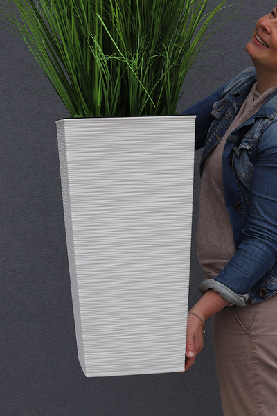 Merino Krem, sztuczna trawa w plastikowej dłutowanej donicy, wys.160cm