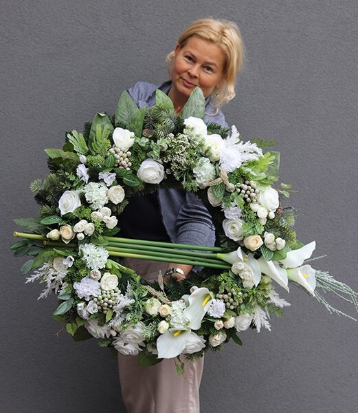 duży wieniec nagrobny z kallami, Memoriana, śr.68cm 