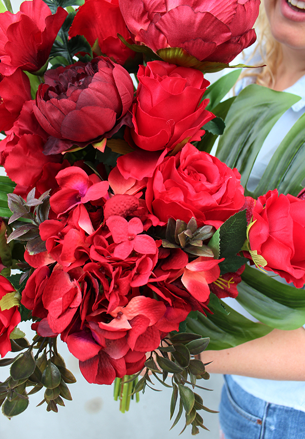 bukiet / dekoracja nagrobna Ekskluzywna Czerwień, dł.65cm