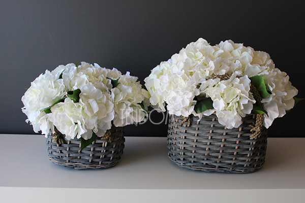 bogaty kosz Satra z białymi hortensjami, wys. 22 cm, mniejszy 