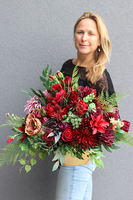 Astry Bordo New, kompozycja kwiatowa nagrobna, wym.47x55cm