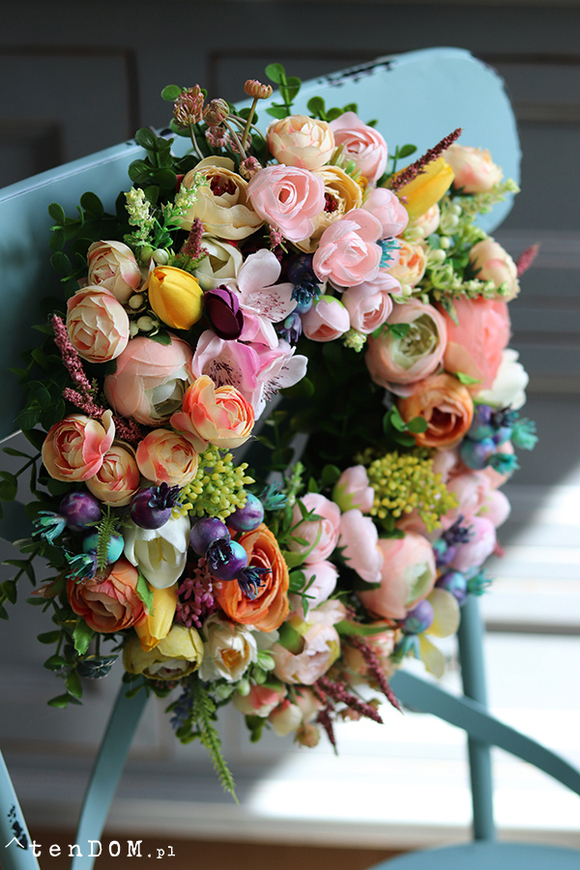 barwny kwiatowy wianek z jagodami, Georina, śr.30cm  