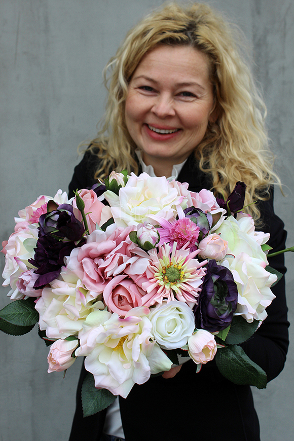 Cambretta Exclusive kompozycja kwiatowa / bukiet wys.20cm, szer.35cm