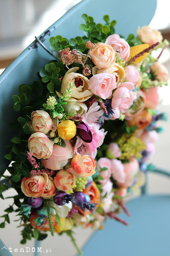 barwny kwiatowy wianek z jagodami, Georina, śr.30cm  