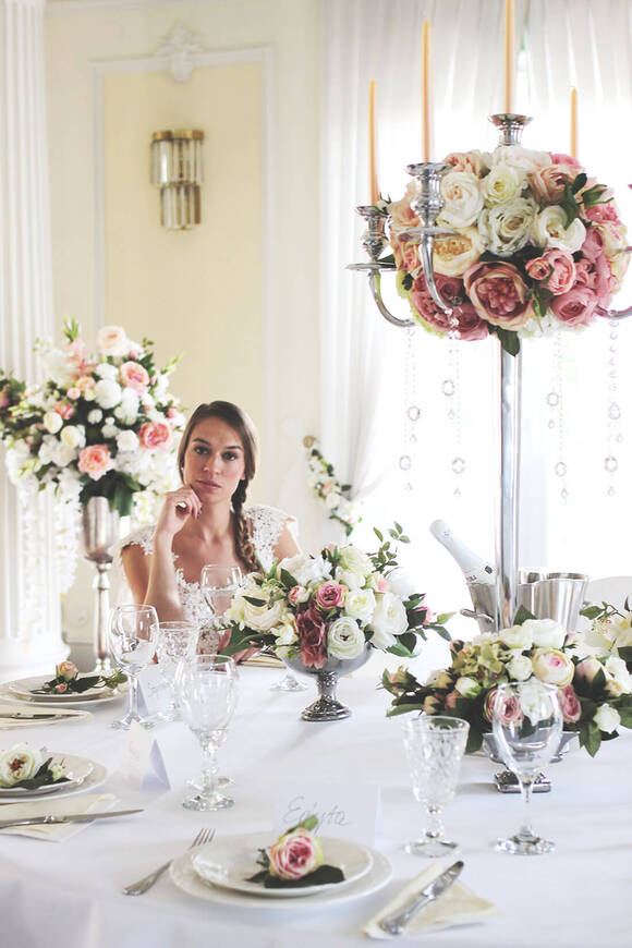 Wypożyczenie kandelabru z kulą kwiatową, Maria Antonina