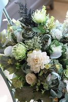 błękitna kompozycja nagrobna, Blumallo, dł.67cm