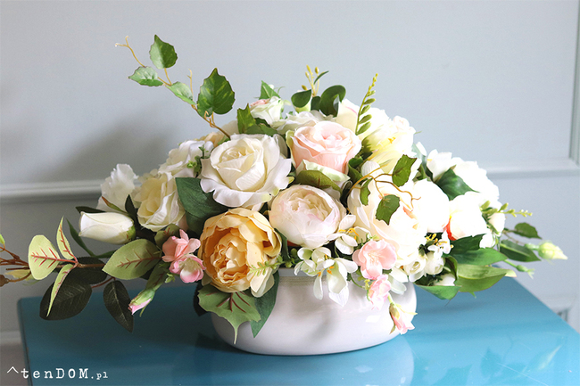 Arroyo, bogata kompozycja kwiatowa na stół, wym.26x46cm