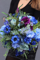 Wiosenne Piękno, kompozycja kwiatowa w smukłym pudełku, wys.60cm