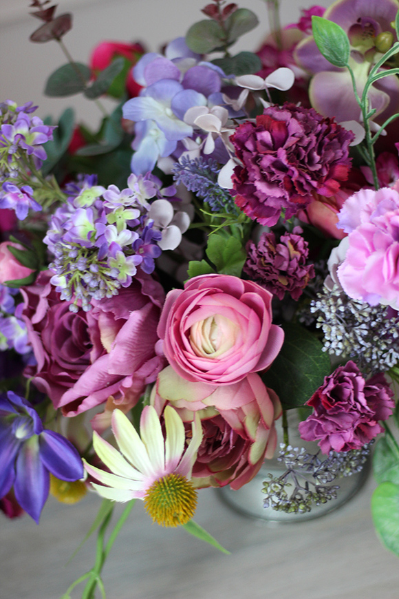 Kora kompozycja w srebrnym metalowym pucharze, wys.53cm