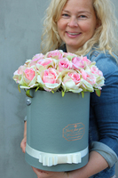 kompozycja kwiatowa / bukiet Flowerbox Roses, wys.33cm