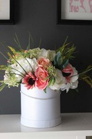 Claribel, kompozycja kwiatowa, flowerbox, wys.34cm