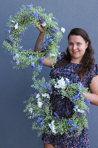 atrakcyjny kwiatowy wianek, Niebieska Zorza, śr.52cm