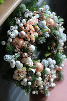 Poranne Mgły New, różowy wianek świąteczny, wym.40cm