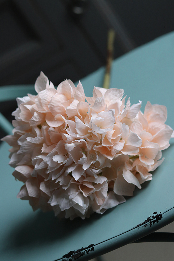 Argentyna Jasny Róż, gałązka sztucznej hortensji bez listków, 1szt., dł.50cm