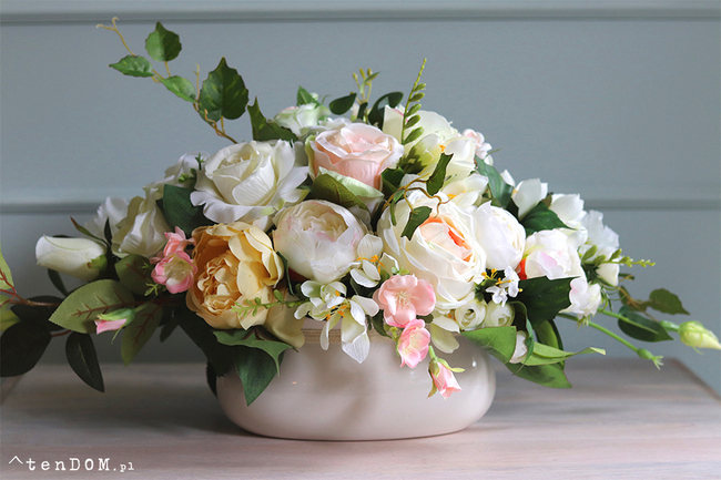 Arroyo, bogata kompozycja kwiatowa na stół, wym.26x46cm