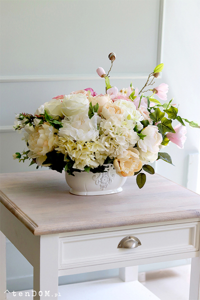 elegancka kompozycja kwiatowa, Queen Magnolia, wym.35x52cm