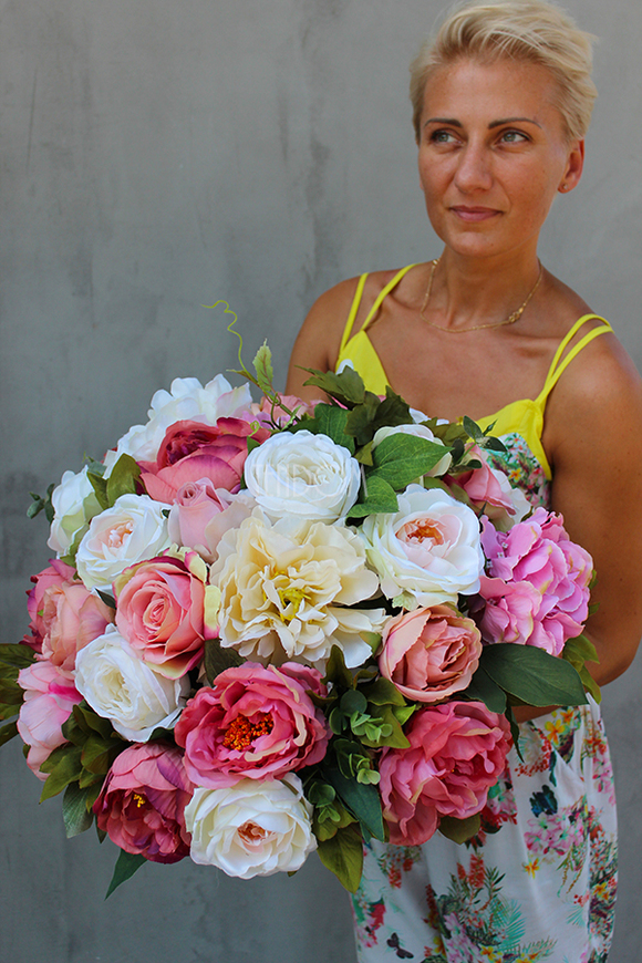 Janina kompozycja kwiatowa nagrobna, wys.35cm, szer.35cm