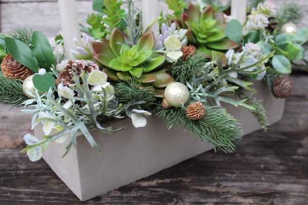 bożonarodzeniowy stroik / kompozycja z Sukulentami wys.35x46x25cm 