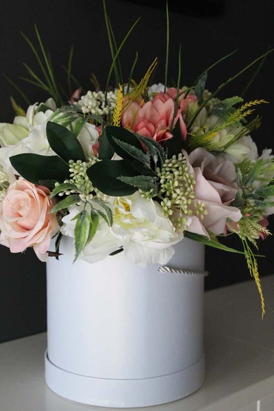 Claribel, kompozycja kwiatowa, flowerbox, wys.34cm