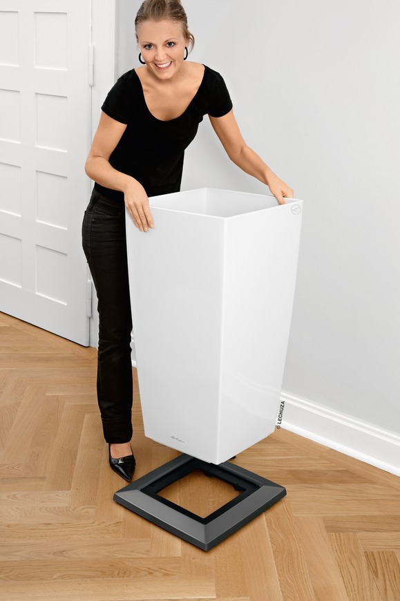 Cubico 30, podstawka pod donicę na kółkach