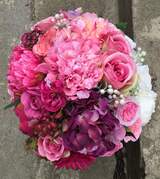 kompozycja kwiatowa Leokadia wys.32cm, szer. 32cm