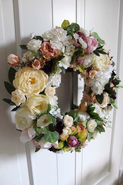 atrakcyjny gęsty wianek Caryca Katarzyna Indigo, śr.52cm  