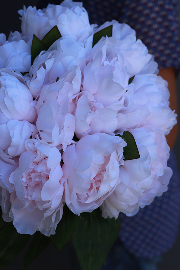 Aura, bukiet jasnoróżowych peonii wys.38cm