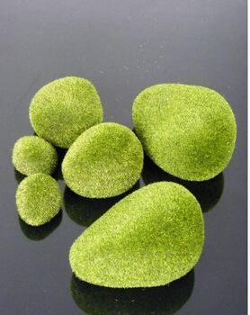 sztuczne, omszałe kamienie 6 szt w paczce