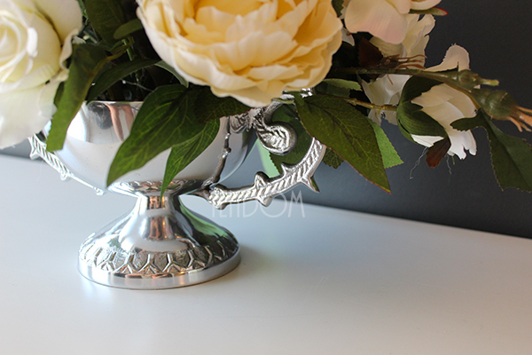 Pansama kompozycja kwiatowa w srebrnym naczyniu, wys.30cm