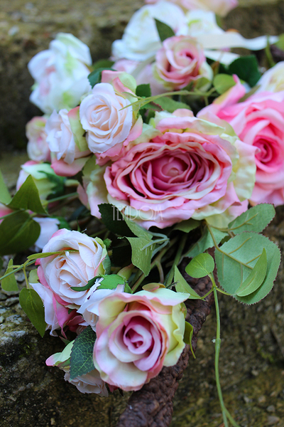 bukiet / dekoracja nagrobna Piękne Róże, dł.75cm 