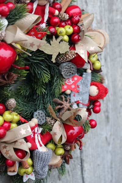 dziecięcy wianek na drzwi Domowe Laleczki, śr.27cm