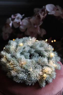zimowy wianek z lampeczkami, Śnieżynka, śr.30cm